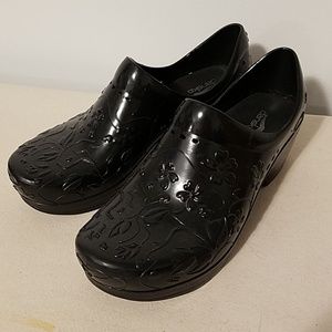 Dansko 42 black clogs slip resistant